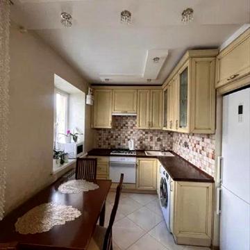 Тараса Шевченка вул., 10