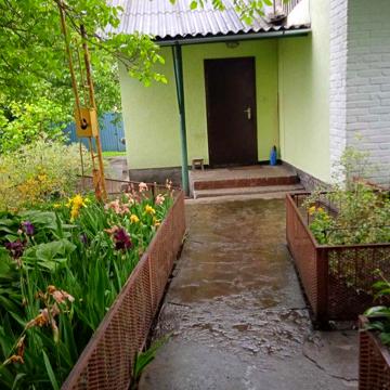 Продається будинок в селі Погреби з усіма зручностями.