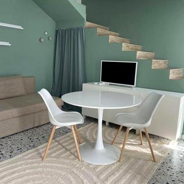 Таунхаус Aura Village, Віта Поштова