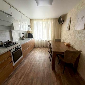 Продам 3к жм Победа пр Героев Кодак 82м2.