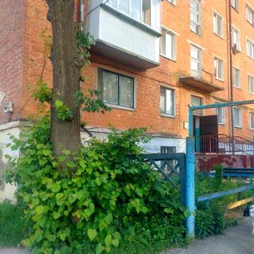 Продам 2-кім. вул. Покровська 18А, 1 /5 цегл.,поряд базар, річка.