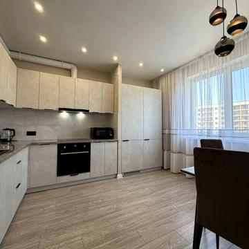 Первая аренда! Сдам евро-двушку в 54 Жемчужине на улице Сахарова