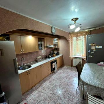 Продаж квартири в центрі міста!