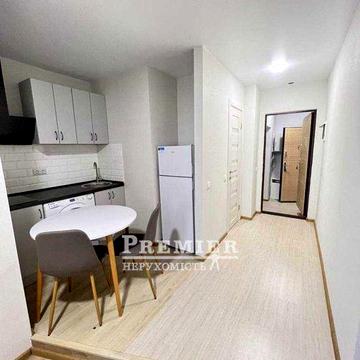 Квартира-студия с ремонтом. Площадь Толбухина