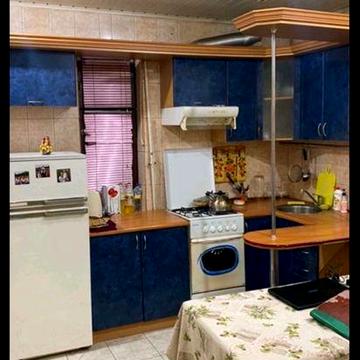 Здам гарний будинок біля річки, початок Сакко