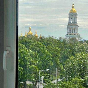 Продаж 2х кім. кв вул. Лаврська/Січневого повстання з видом на Лавру