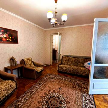 Продам 1-но кімнатну квартиру з меблями і побутовою технікою!