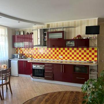 Оренда 2к квартири Короленка 74