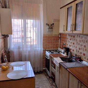 Продається велика 1 кімнатна квартира в центрі