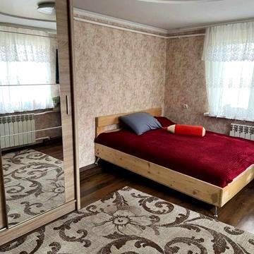 Капитальный дом в центре села