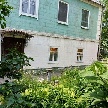 Продам 2-х этажный дом