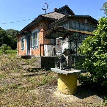 Продам будинок з ділянкою біля траси (с. Іванівці)