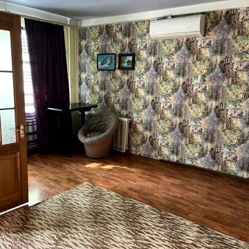 Семафорна вул., 30