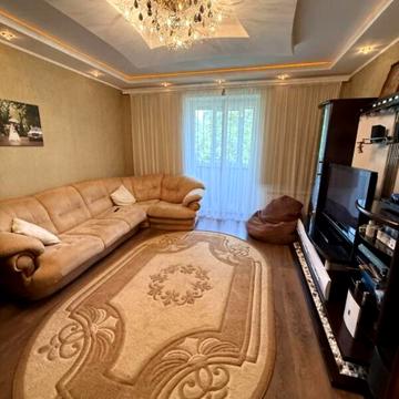 Продаж 3к Квартира Ньютона вулиця