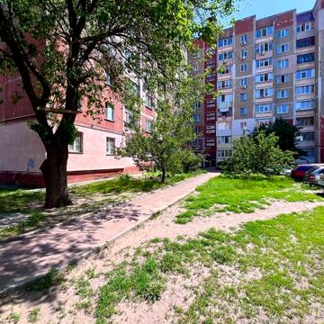 ПРОДАЖ охайної 2-кімнатної квартири в затишному районі (Є-Відновлення)