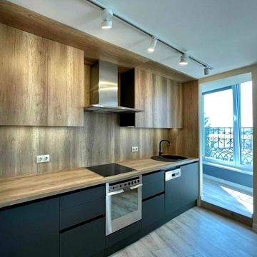 Просторная 3-комнатная квартира в центре Киева — ул. Шелковичная, 20