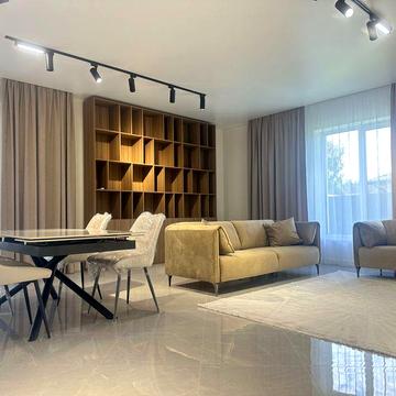 Новий будинок з ремонтом в м.Буча