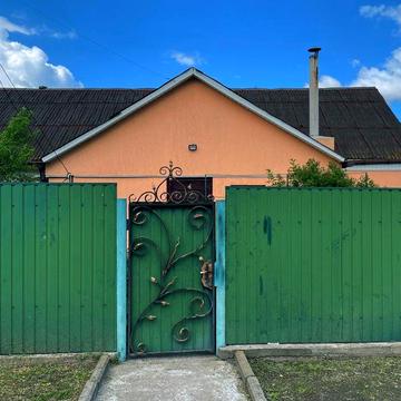 Продаж 1/2 будинку в самому центрі Корсуня!