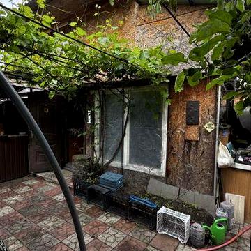 Дача на березі Дніпра