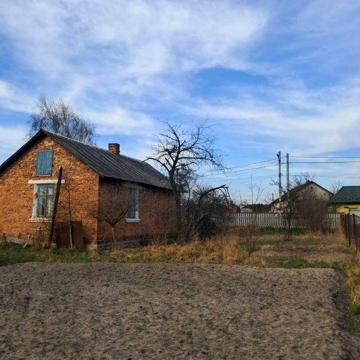 ПРОДАЖ .Будинок в центрі с.Межиріччя.