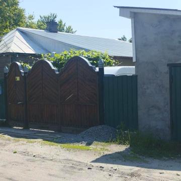 Продам будинок. Газ, дрова парове опалення.