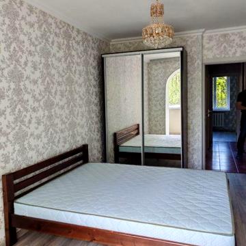 Сдам 3 комн квартиру на ул Бочарова/Рядом ТЦ Волна,73 и 92 школы