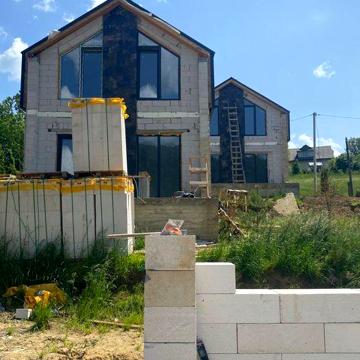 Барнхаус з ремонтом та меблями в Карпатах!