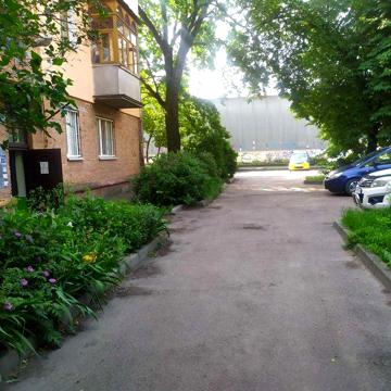 Продам свою 2 кімн кв-ру сталінку р-н Лятошинського-Михайлівська 2 пов