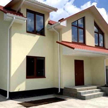 Дуплекс з великою ділянкою в передмісті Києва