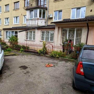 Продається квартира 3 кімнатна