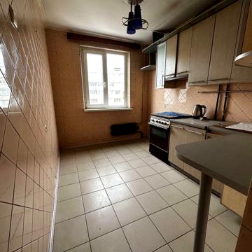Метробудівників вул., 25