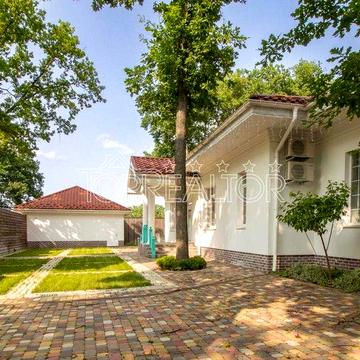 Продам сучасний котедж з ремонтом у закритому КС “Лісне”. Без комісії!