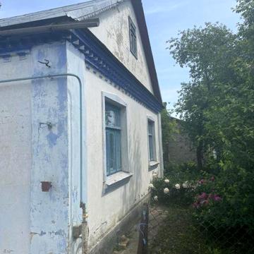 Продаж цегляного будинку в селі  Білів