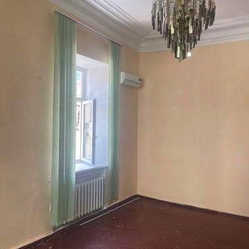 Продам большую квартиру крещатикдворецспорта метро