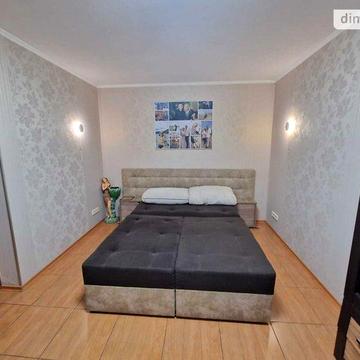 Продаж 2к Квартира Теплична вулиця