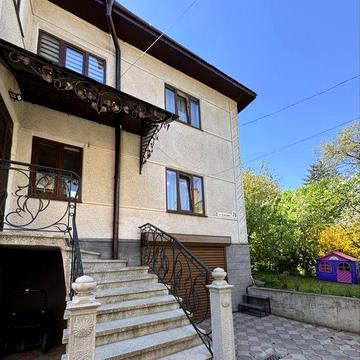 Будинок по вул. Федьковича.