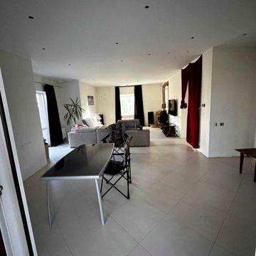 Продам будинок з ремонтом, меблями біля Києва. 156 м². Ділянка 12 сот