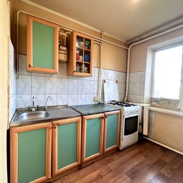 Миру, 33