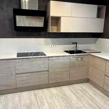 2-поверхова 4-кімнатна квартира площею 160м2 у сучасному ЖК «Вікторія»