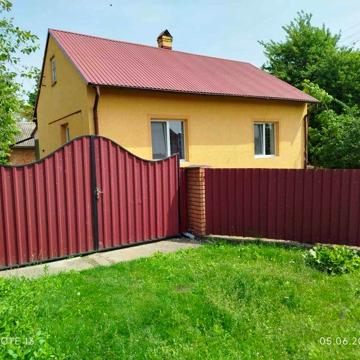 Цегляний будинок с.Ременів