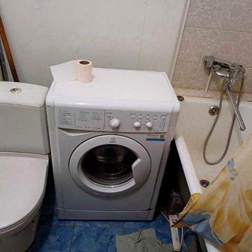 Сдам гостинку со своим санузлом и кухней Салтовка 2000+ свет