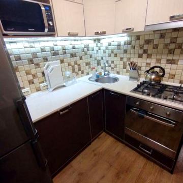 Продам 2 комнатную оборудованную квартиру ул Бригады Хартия/Рыбылко 15