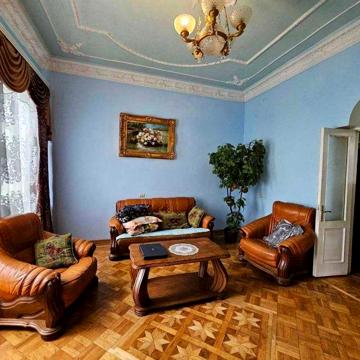 Продається 2 кімнатна квартира в цннтрі ( р-н Богдана Хмельницького)