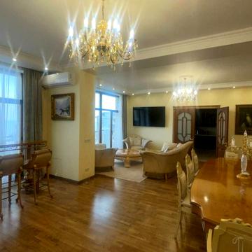Аркадійське плато вул. (Гагаринське плато), 5