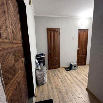 Довгострокова аренда 2х к. квартира, затишна, мебльована 1 поверх