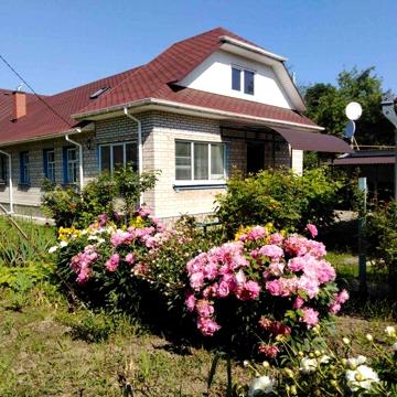 Продається 4-кімнатний житловий будинок в м.Ржищів 22 сотки землі