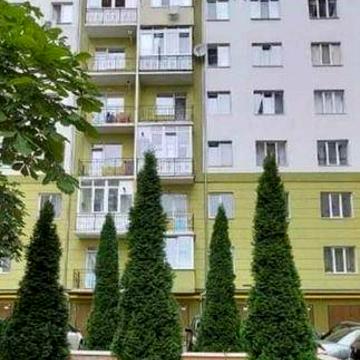 Власник  з 15 червня 
Зається 2х кімнатна кв у обжитій новобудові