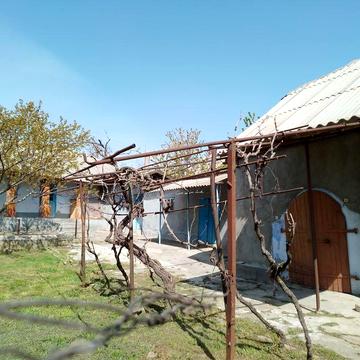 Продам дом возле озера...