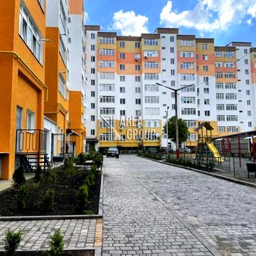 Простора 3кімнатна квартира в ЦЕНТРІ міста ЗДАНИЙ БУДИНОК
