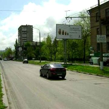 Продам трикімнатну квартиру по вулицi Перемоги 48  р-н Б.Ш. Власник.
